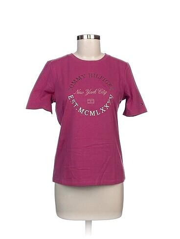 Tommy Hilfiger T-shirt %70 İndirimli.
