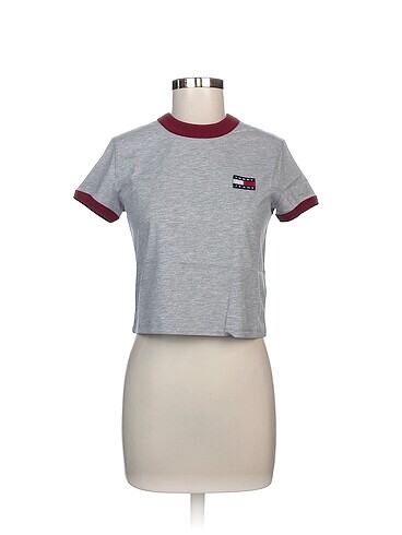 Tommy Hilfiger T-shirt %70 İndirimli.
