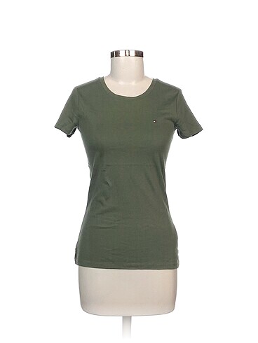 Tommy Hilfiger T-shirt %70 İndirimli.