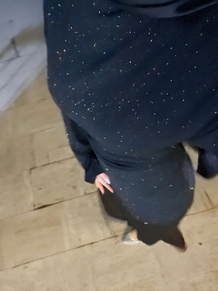 Siyah simli arkadan ipli ayarlanabılır elbise - Görsel 2