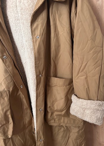 Bej Peluş Detaylı Mont - Görsel 3