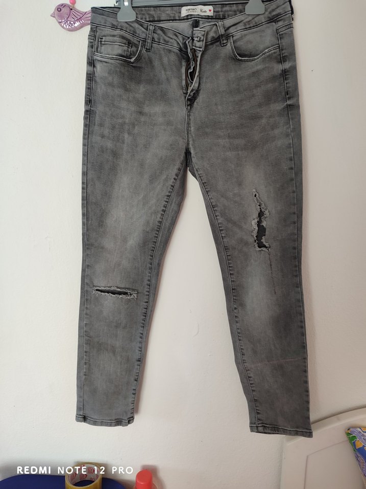Gri Yırtıklı Kadın Jean - Görsel 4