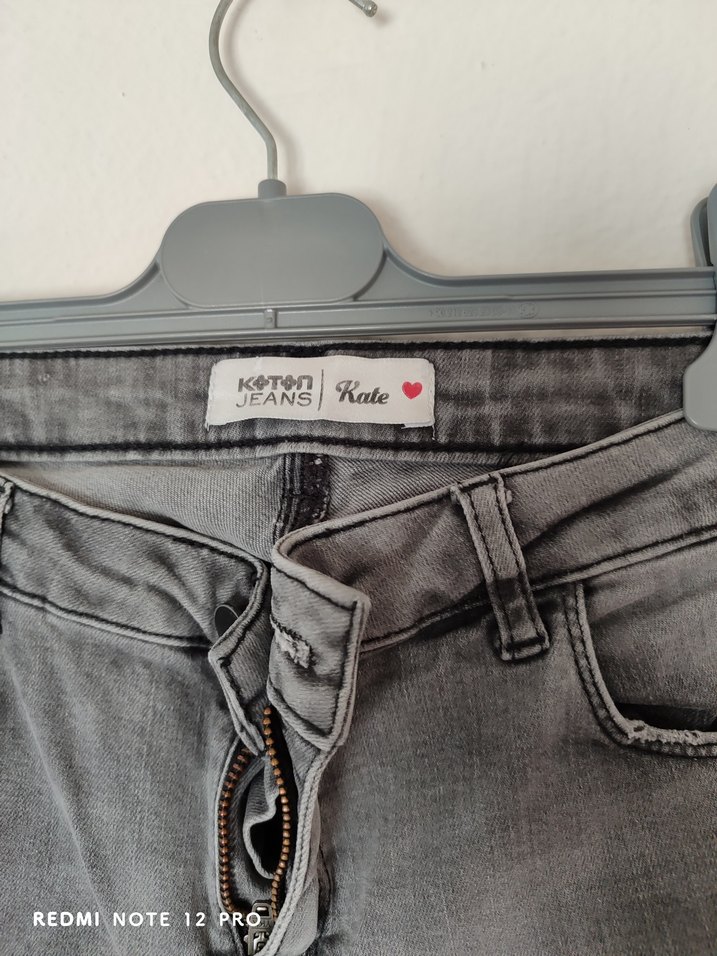 Gri Yırtıklı Kadın Jean - Görsel 2