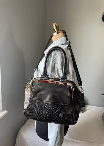 Vintage Siyah Yılan Derisi Desenli Çanta - Görsel 2