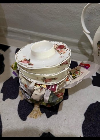 Beyaz Çiçek Desenli Porselen Çaydanlık Seti - Görsel 2