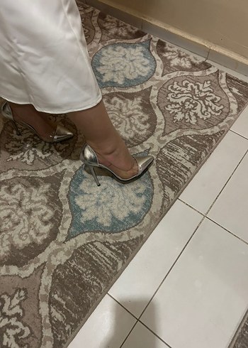 Gri Metal Topuklu Kadın Ayakkabı - Görsel 2