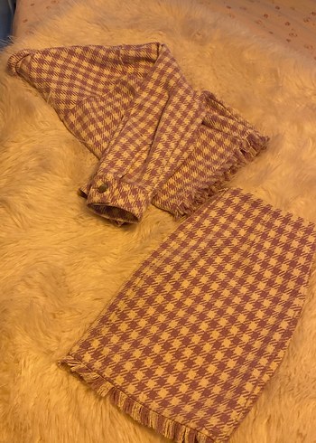 Beyaz mor kareli ceketli etek takımı - Görsel 4