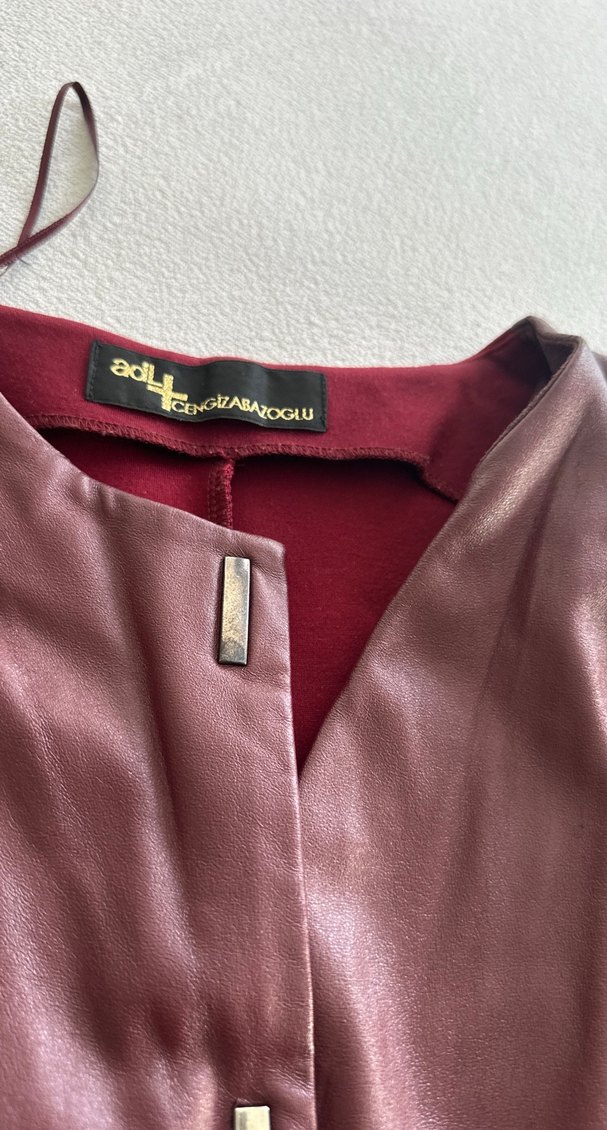 Bordo Deri Düğmeli Kolsuz Takım - Görsel 3