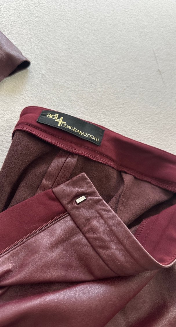 Bordo Deri Düğmeli Kolsuz Takım - Görsel 2