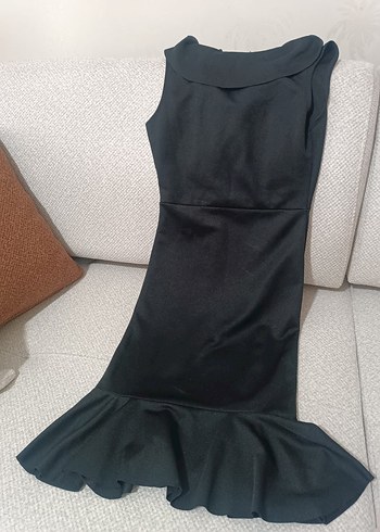 Siyah V Yaka Fırfırlı Midi Elbise - Görsel 5