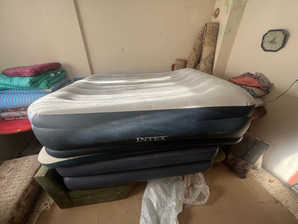 Beyaz Şişme Yatak - Görsel 2