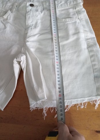 Beyaz Kadın Mini Denim Şort - Görsel 2