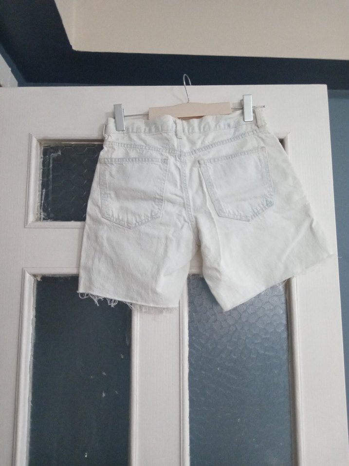 Beyaz Kadın Mini Denim Şort - Görsel 4