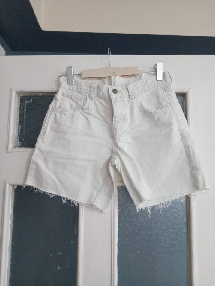 Beyaz Kadın Mini Denim Şort - Görsel 3