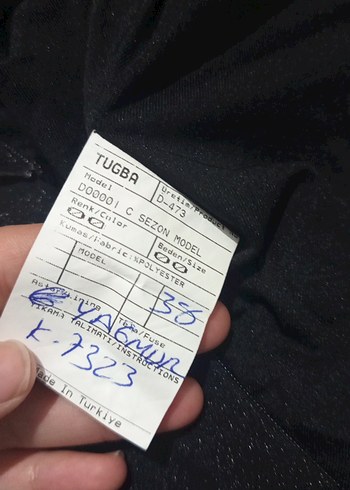 Siyah Keten Uzun Yüksek Yakalı Fırfırlı Elbise - Görsel 4