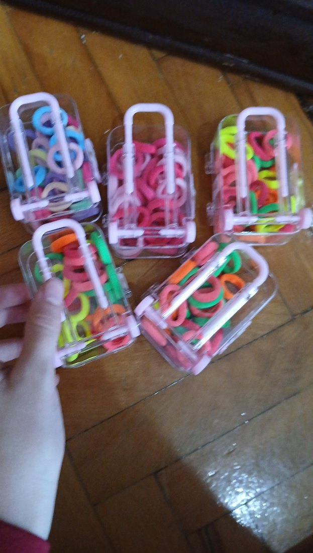 renkli valizli lastik toka - Görsel 5