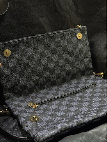  Beden LOUIS VUITTON ÇANTA