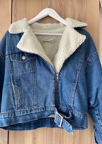 Peluş Detaylı Mavi Kot Ceket