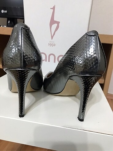 Kemal Tanca Tanca metalik gri stiletto