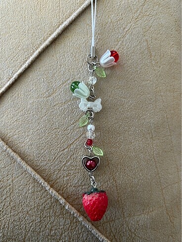 Çilek charm