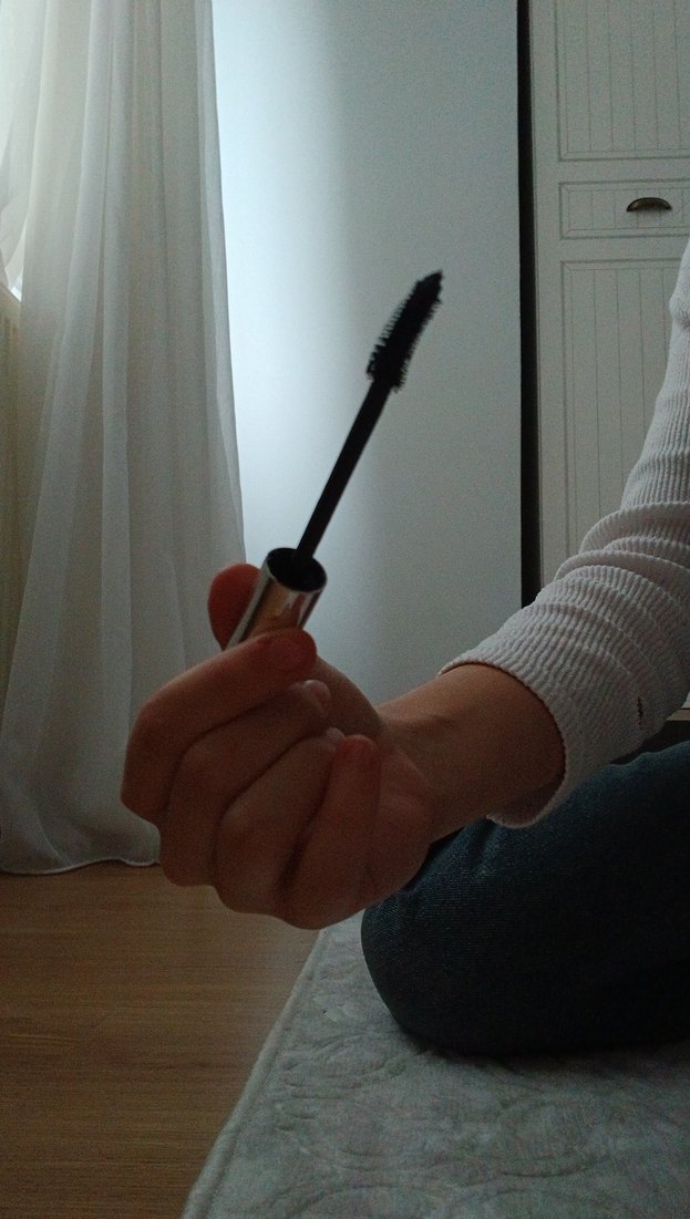 Parlak Bej Maskara - Görsel 2