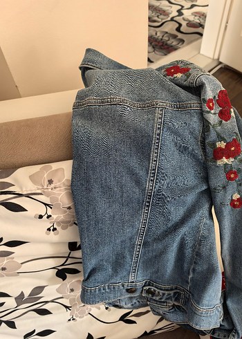 Nakışlı Kadın Kot Ceket - Görsel 3