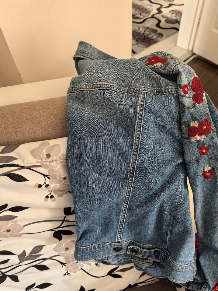 Nakışlı Kadın Kot Ceket - Görsel 3