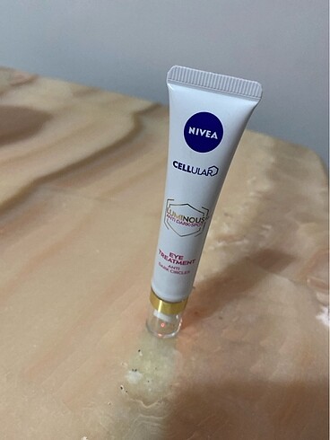 Nivea NIVEA Luminous630 Koyu Halka Karsiti Göz Bakim Kremi 15ml, Aydin