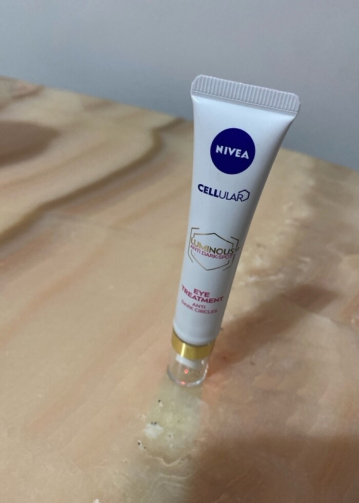 NIVEA Luminous630 Koyu Halka Karsiti Göz Bakim Kremi 15ml, Aydin - Görsel 2