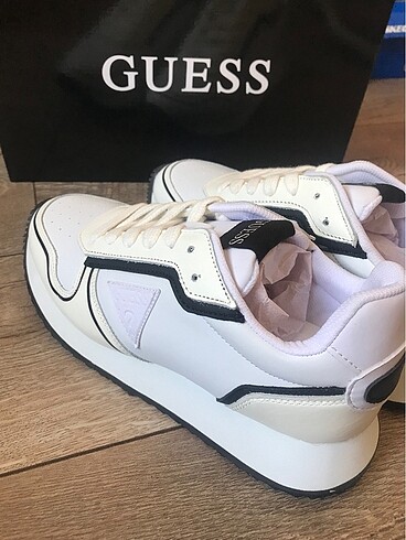 44 Beden Orjinal Guess