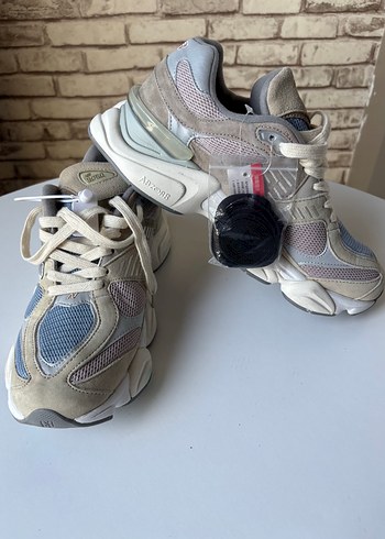 New Balance ürünü