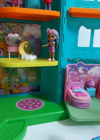 Gabby'nin Festival Evi (Gabby's Celebration Doll House) - Görsel 5