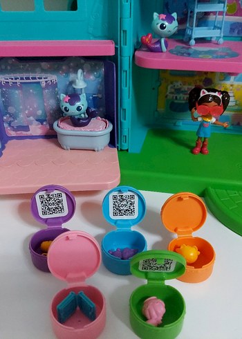 Gabby'nin Festival Evi (Gabby's Celebration Doll House) - Görsel 4