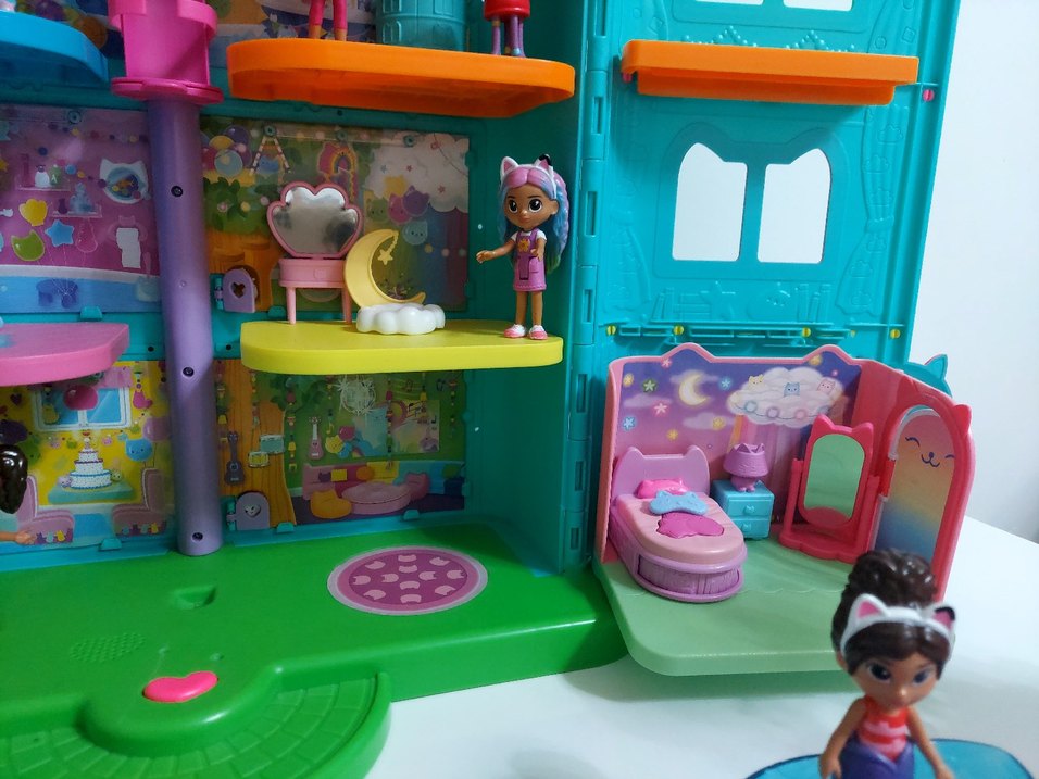 Gabby'nin Festival Evi (Gabby's Celebration Doll House) - Görsel 5