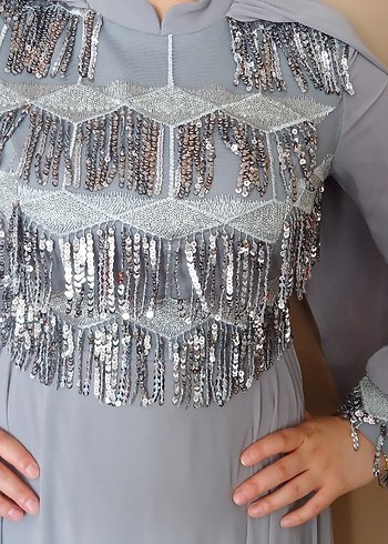 Gri İşlemeli Uzun Kollu Abiye Elbise - Görsel 3