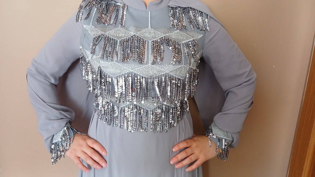 Gri İşlemeli Uzun Kollu Abiye Elbise - Görsel 3