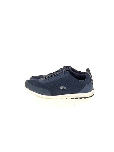 Lacoste Spor Ayakkabı %70 İndirimli.
