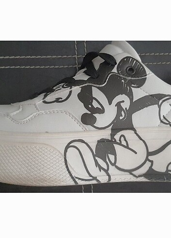 Bershka Bershka Mickey Mouse Sneakers