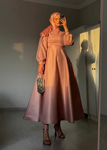 Uzun Beyaz Bağlama Desenli Drape Kadın Abiye
