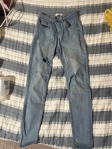 bershka yırtık skinny jean