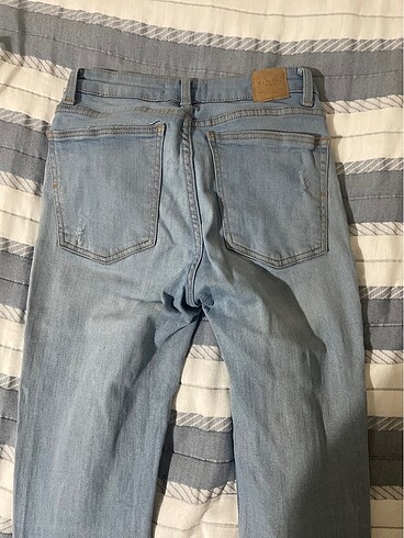 34 Beden bershka yırtık skinny jean