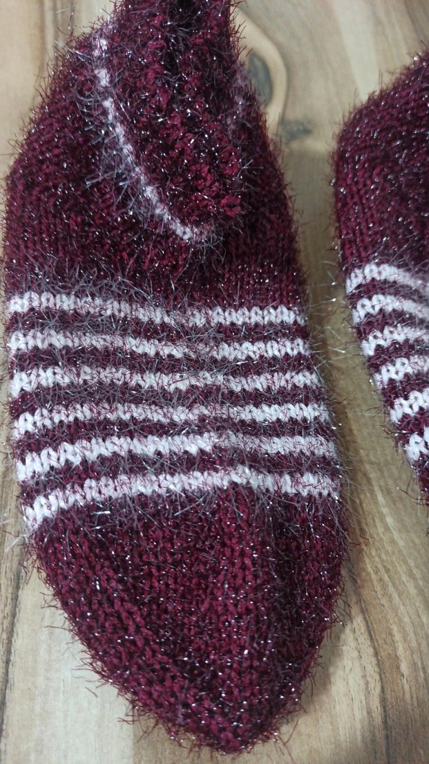 Bordo ve Gri Çizgili kadın örgü hanım çorabı - Görsel 2