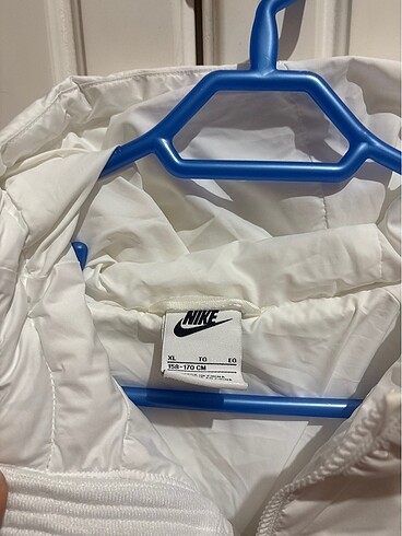 Nike Nike mont genç çocuk