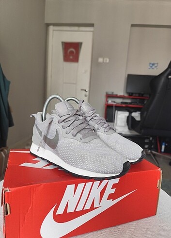 NİKE 37.5