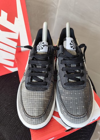 38 Beden gri Renk Nike Gri Bağcıklı ve Cırt Cırtlı Spor Ayakkabı