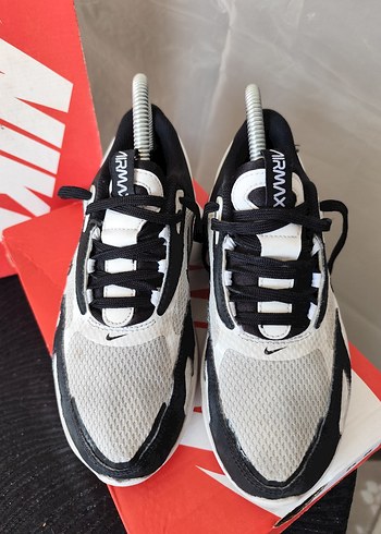 37,5 Beden beyaz Renk Nike Beyaz Siyah Spor Ayakkabı