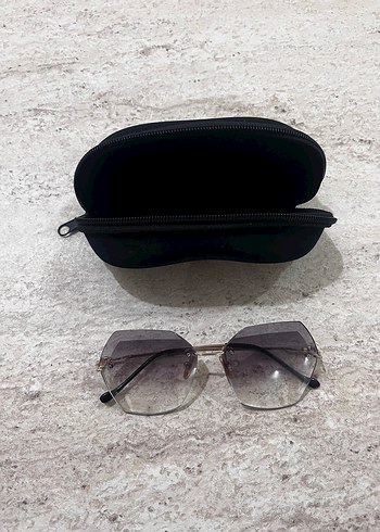 Kadın Güneş Gözlüğü - Görsel 2