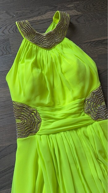 Diğer Neon yeşil işlemeli taşlı sifon gece elbisesi