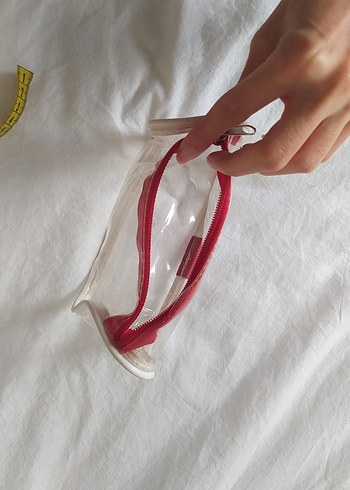 Kırmızı Fermuarlı Şeffaf Makyaj Çantası - Görsel 3