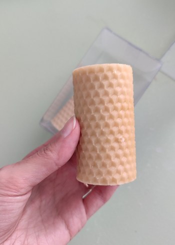 Bej Bal Peteği Desenli Mum Seti - Görsel 2